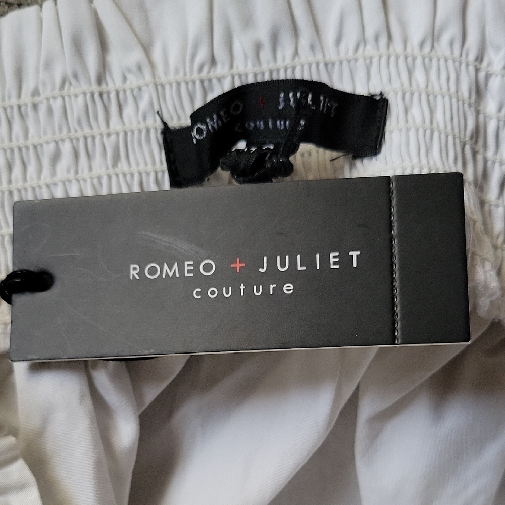 Romeo & Juliet Couture White Smocked Off-Shoulder Blouse Size S - Picture 6 of 8